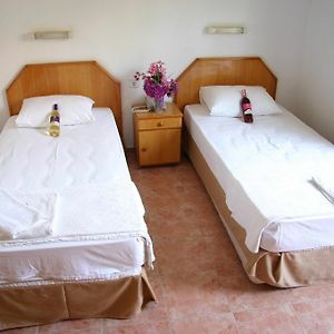 Hibiscus Apartments